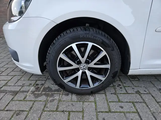 Volkswagen Touran view 4