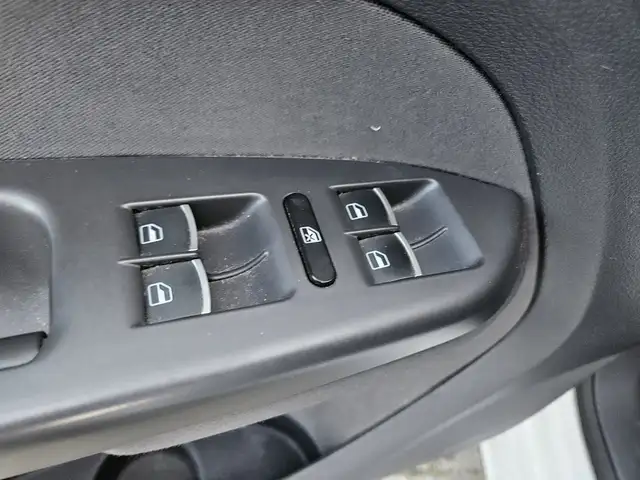 Volkswagen Touran view 6