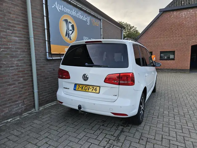 Volkswagen Touran view 19