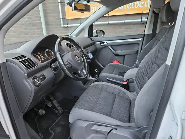 Volkswagen Touran view 5