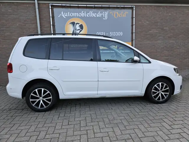 Volkswagen Touran view 23