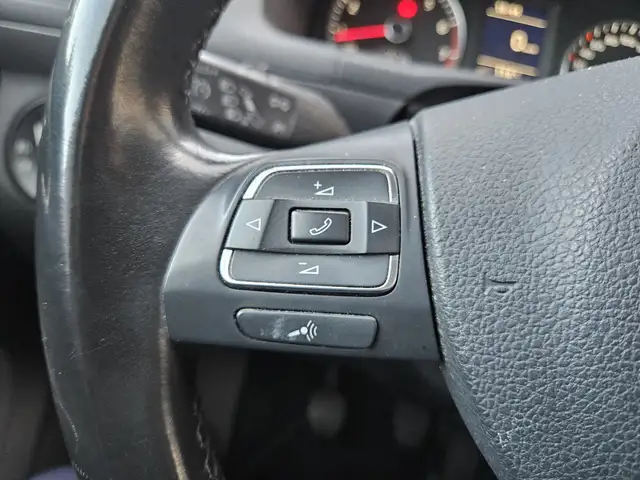 Volkswagen Touran view 12