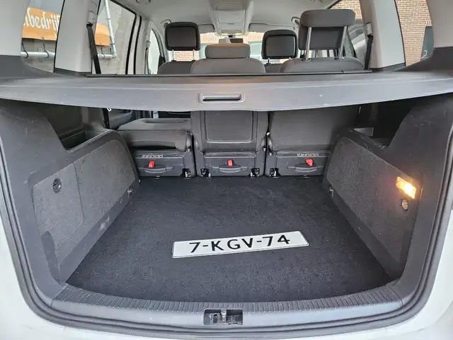 Volkswagen Touran view 22