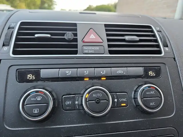 Volkswagen Touran view 9