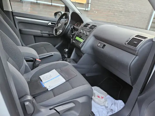Volkswagen Touran view 24