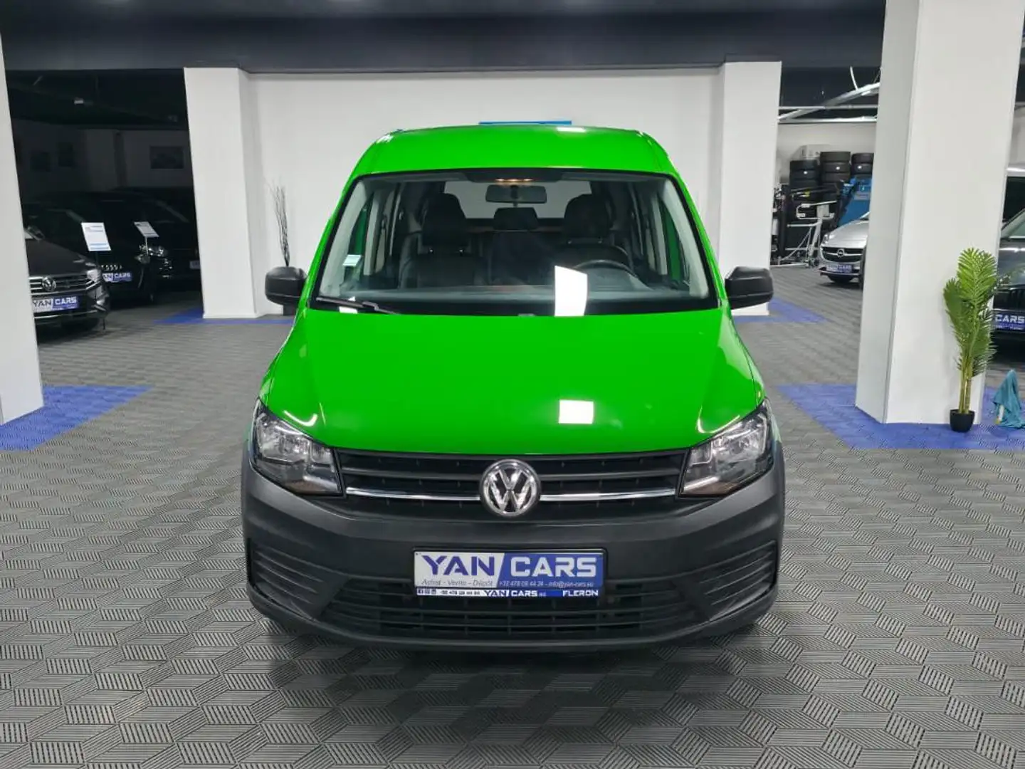 Volkswagen Caddy 2.0 TDi * UTILITAIRE 5 PLACES * ANDROID & CAMERA * Vert - 2