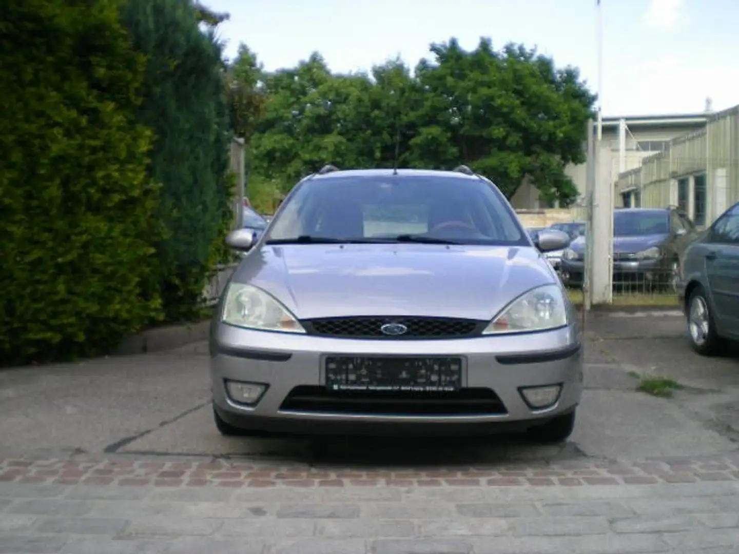 Ford Focus Turnier Trend Grau - 1