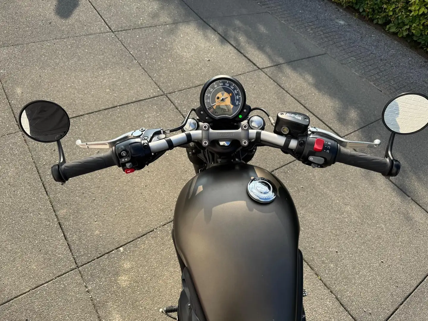 Triumph Bonneville Bobber Brun - 2