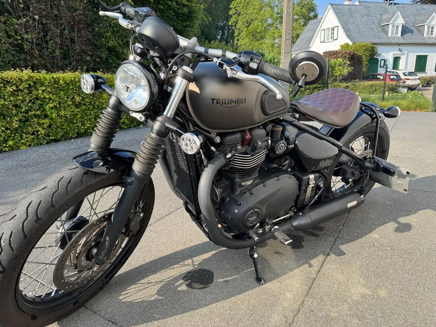Triumph Bonneville Bobber Brun - 1