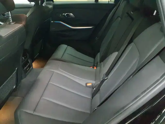 BMW 3 Series view 13