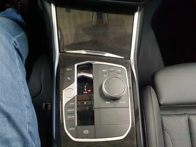 BMW 3 Series view 10