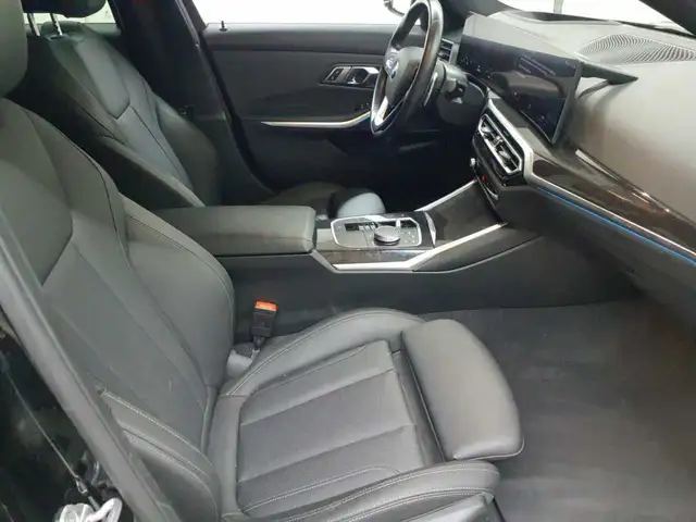 BMW 3 Series view 8