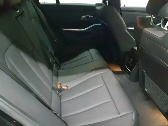 BMW 3 Series view 14