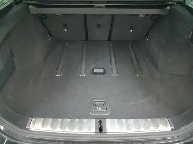 BMW 3 Series view 15