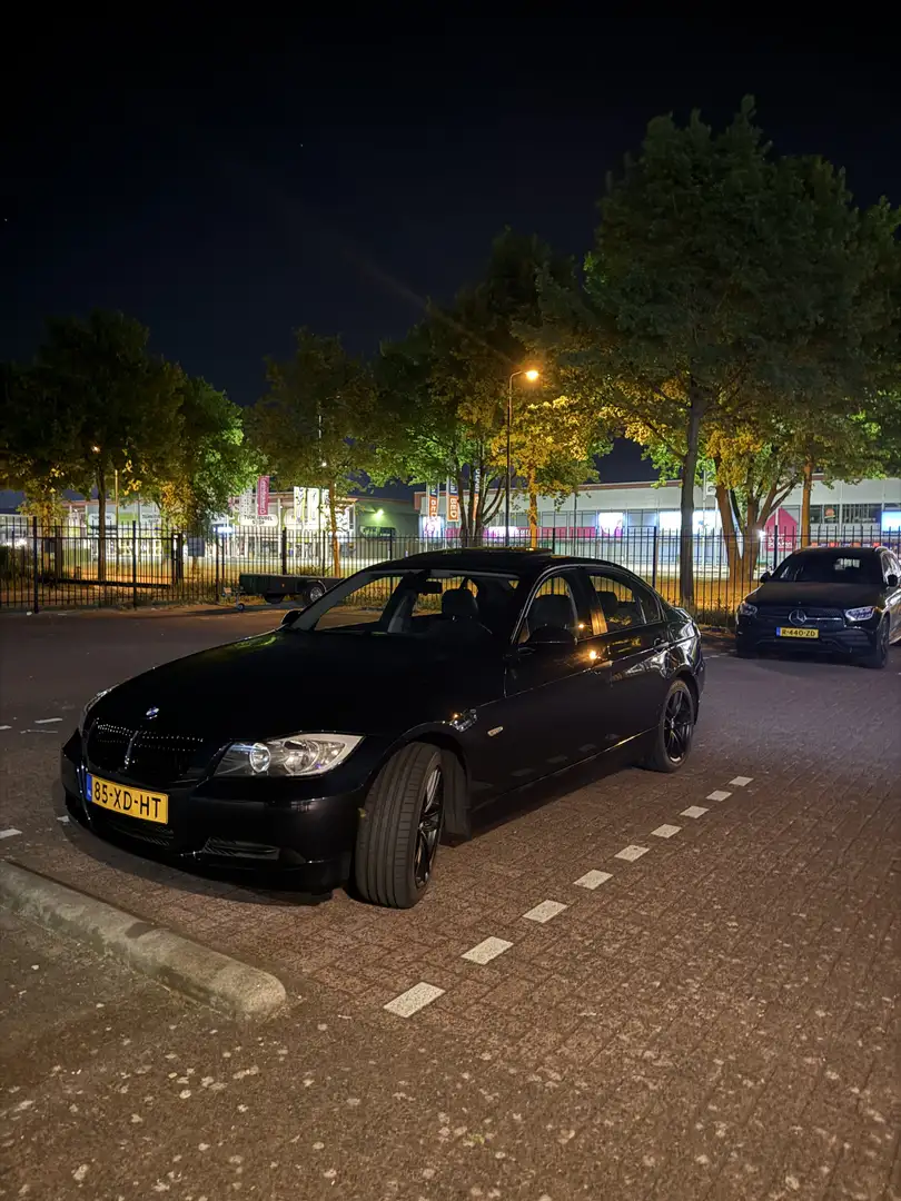 BMW 330 320i Executive Blauw - 2