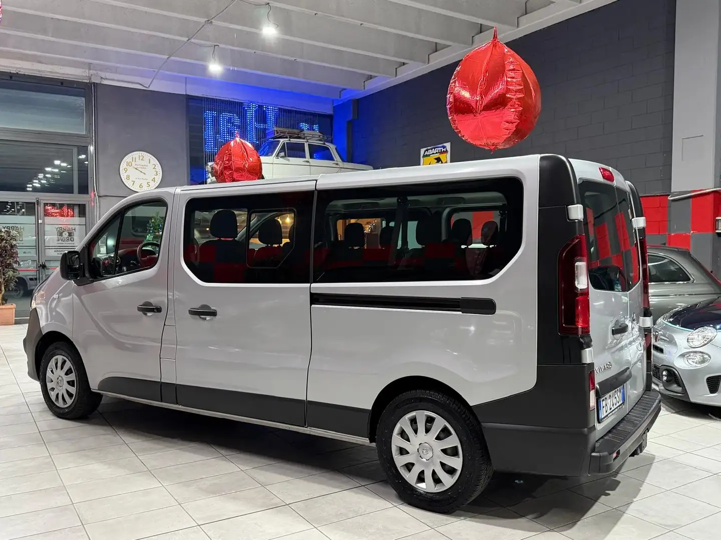 Opel Vivaro 1.6 BiTurbo Diesel EcoFLEX Conbi 125 cv Grau - 2