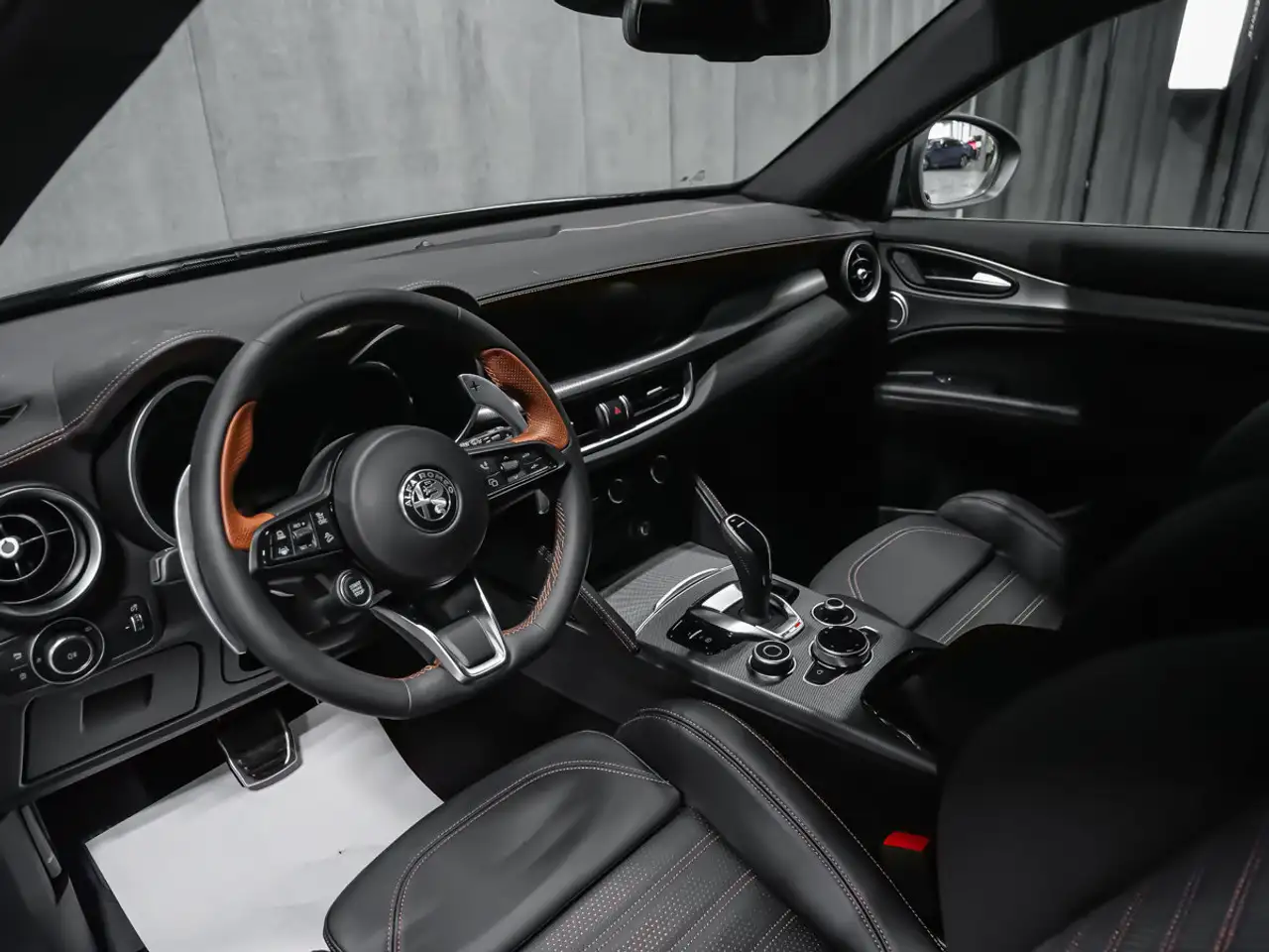 Alfa Romeo Stelvio снимка Alfa Romeo Stelvio