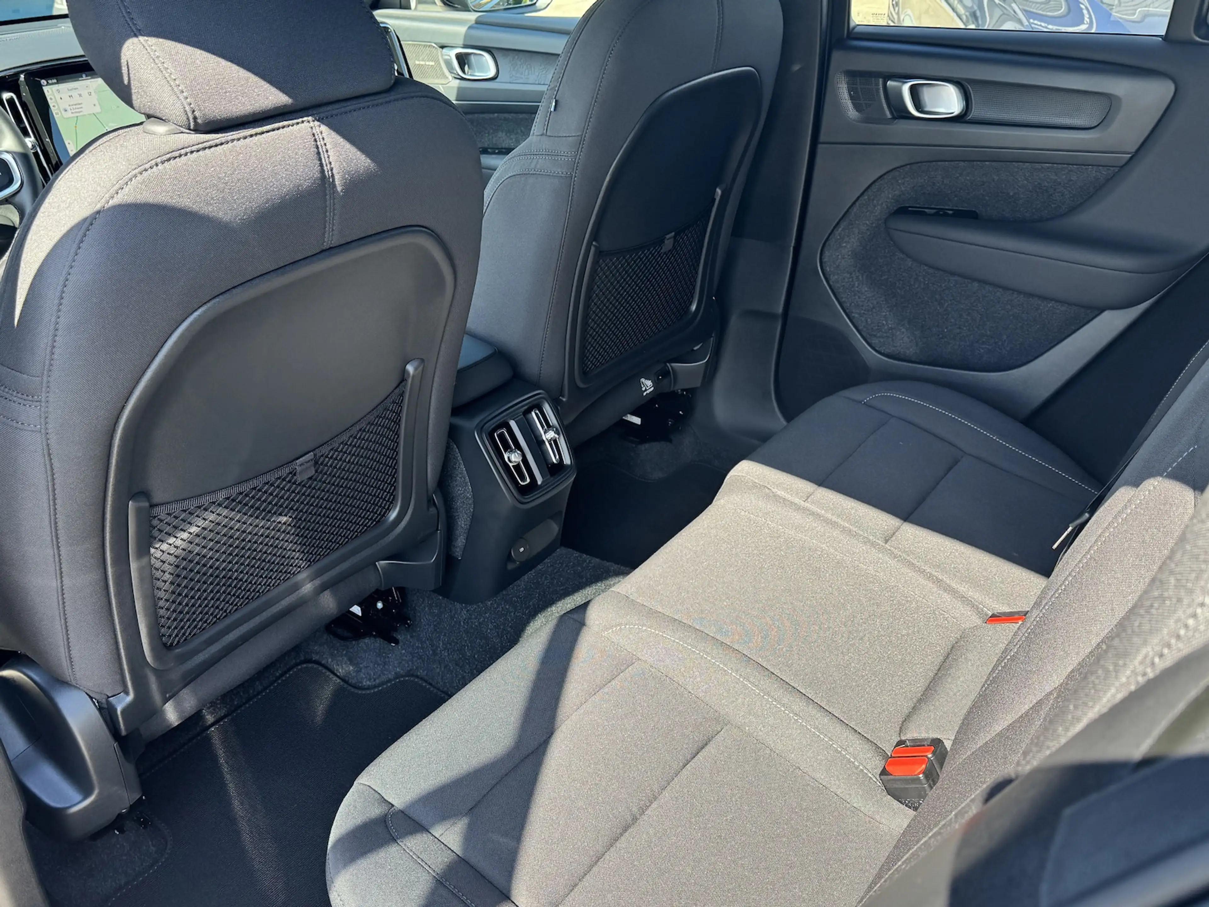 Volvo EX40 AWD*Plus*Black Edition*NP 68830*82kWh*AHK — photo 9