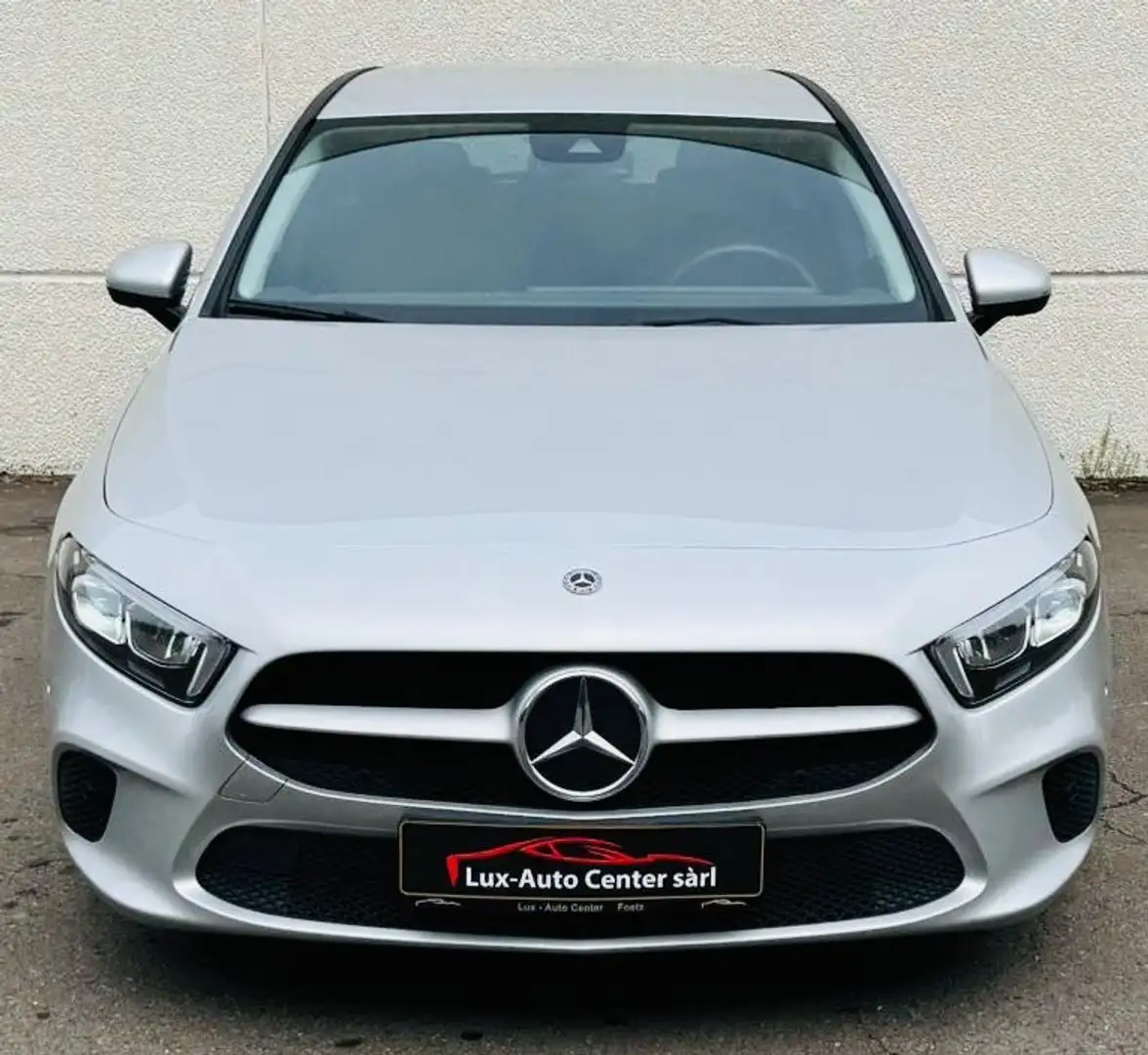 Mercedes-Benz A 180 d Business Solution Plateado - 1