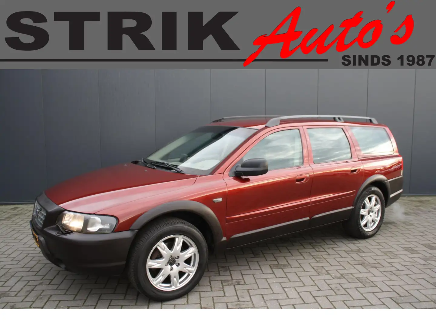 Volvo V70 Cross Country 2.4 T Comfort Line AUTOMAAT - KOPPAK Rouge - 1