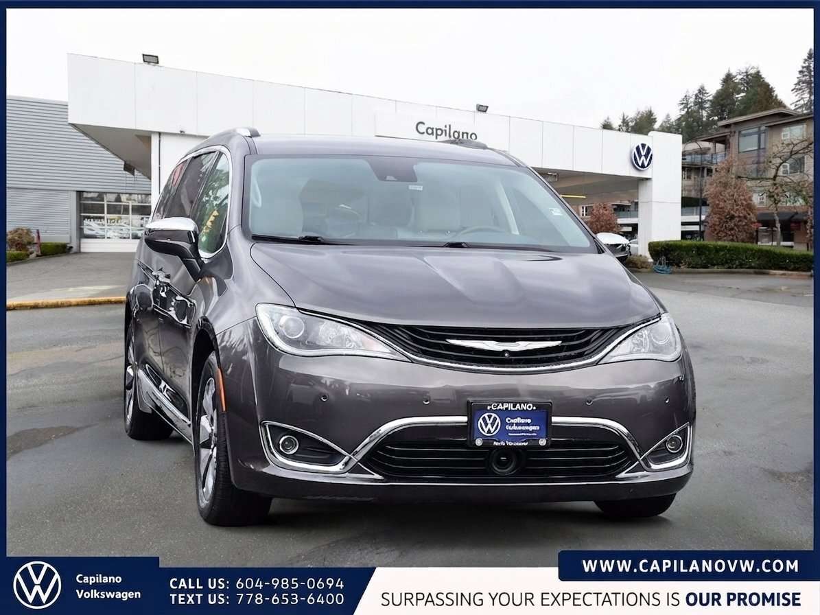 2017 Chrysler Pacifica Platinum Just Arrived! Local Vehicle, Available No — снимка 1