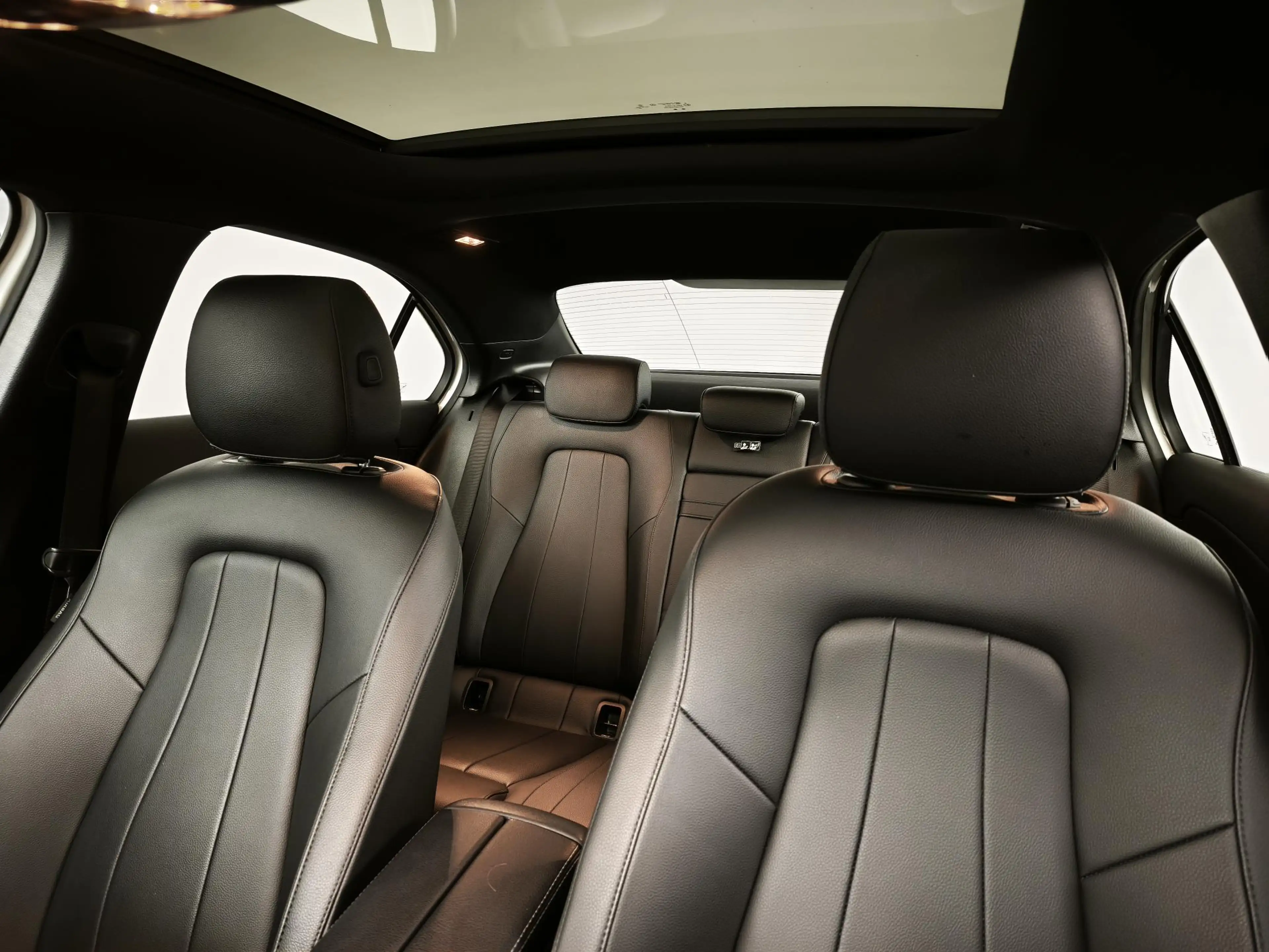 Mercedes-Benz A 250 e Luxury Limited | Panoramadak | Stoelverwarming | — photo 25