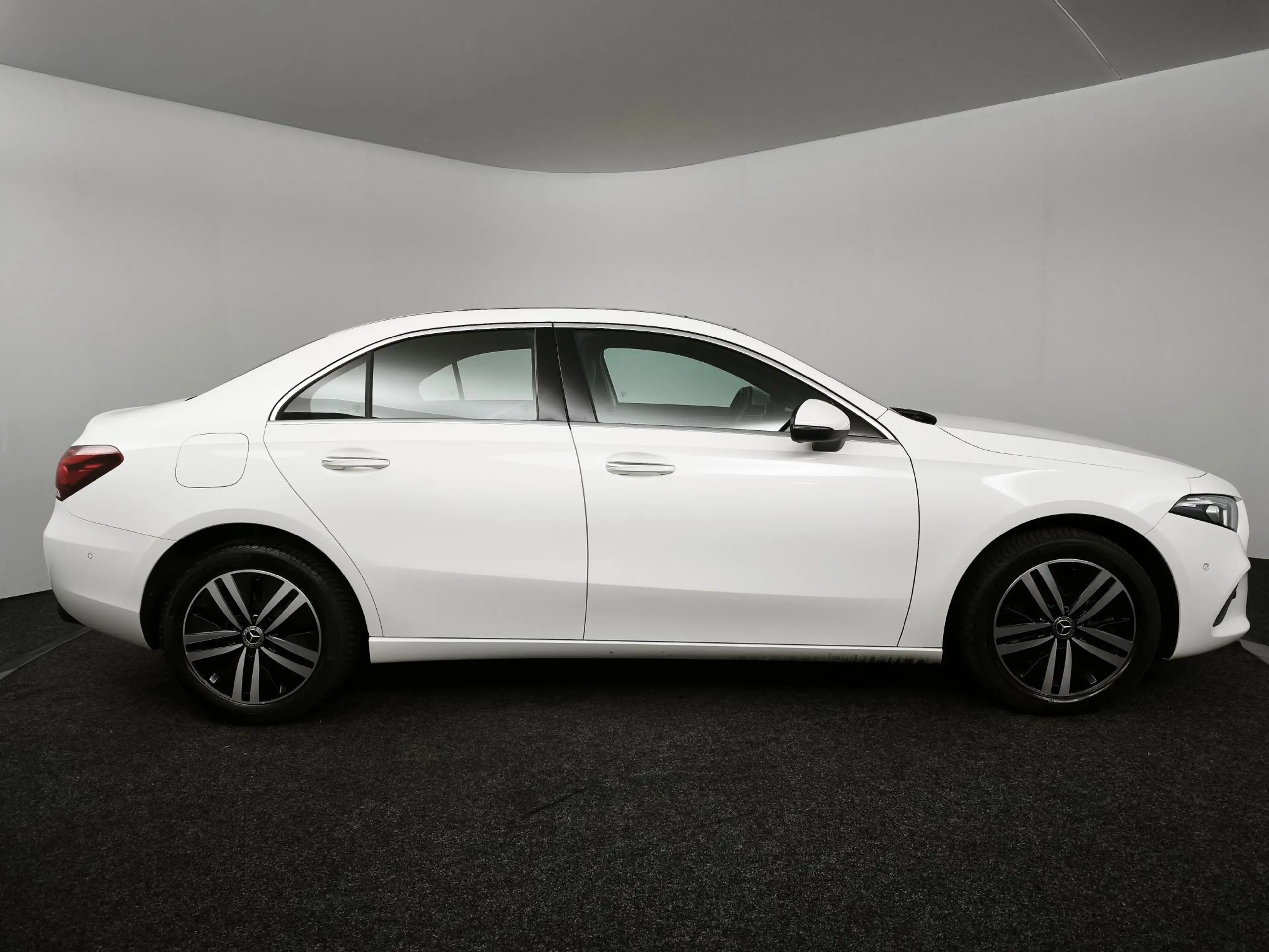 Mercedes-Benz A 250 e Luxury Limited | Panoramadak | Stoelverwarming | — photo 17