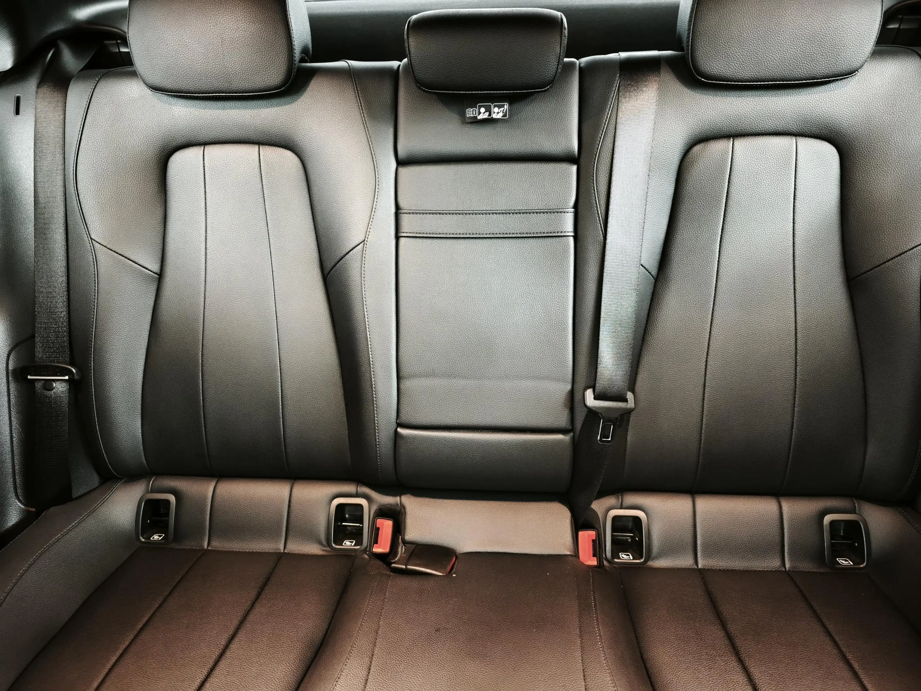 Mercedes-Benz A 250 e Luxury Limited | Panoramadak | Stoelverwarming | — photo 39