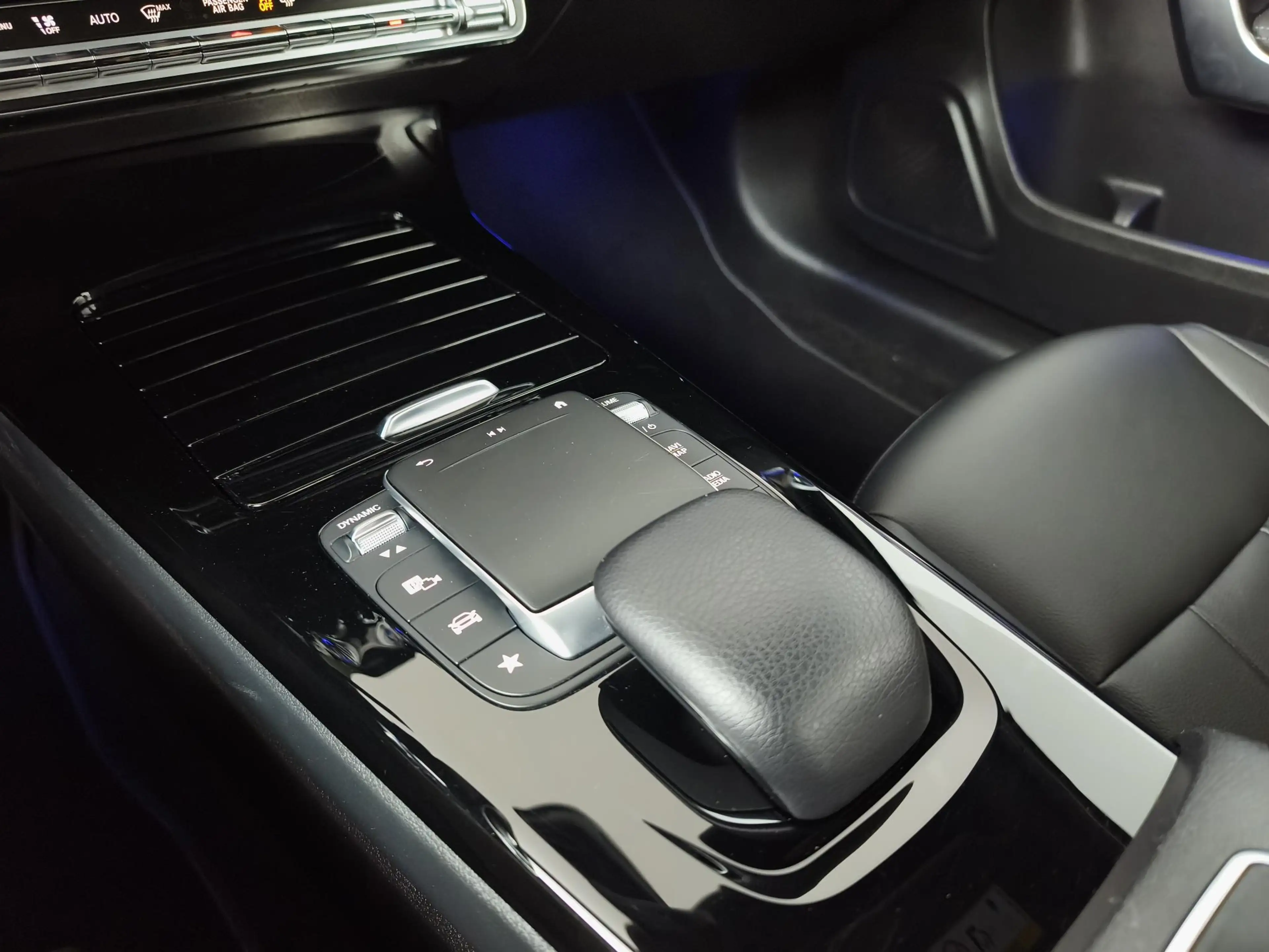 Mercedes-Benz A 250 e Luxury Limited | Panoramadak | Stoelverwarming | — photo 30