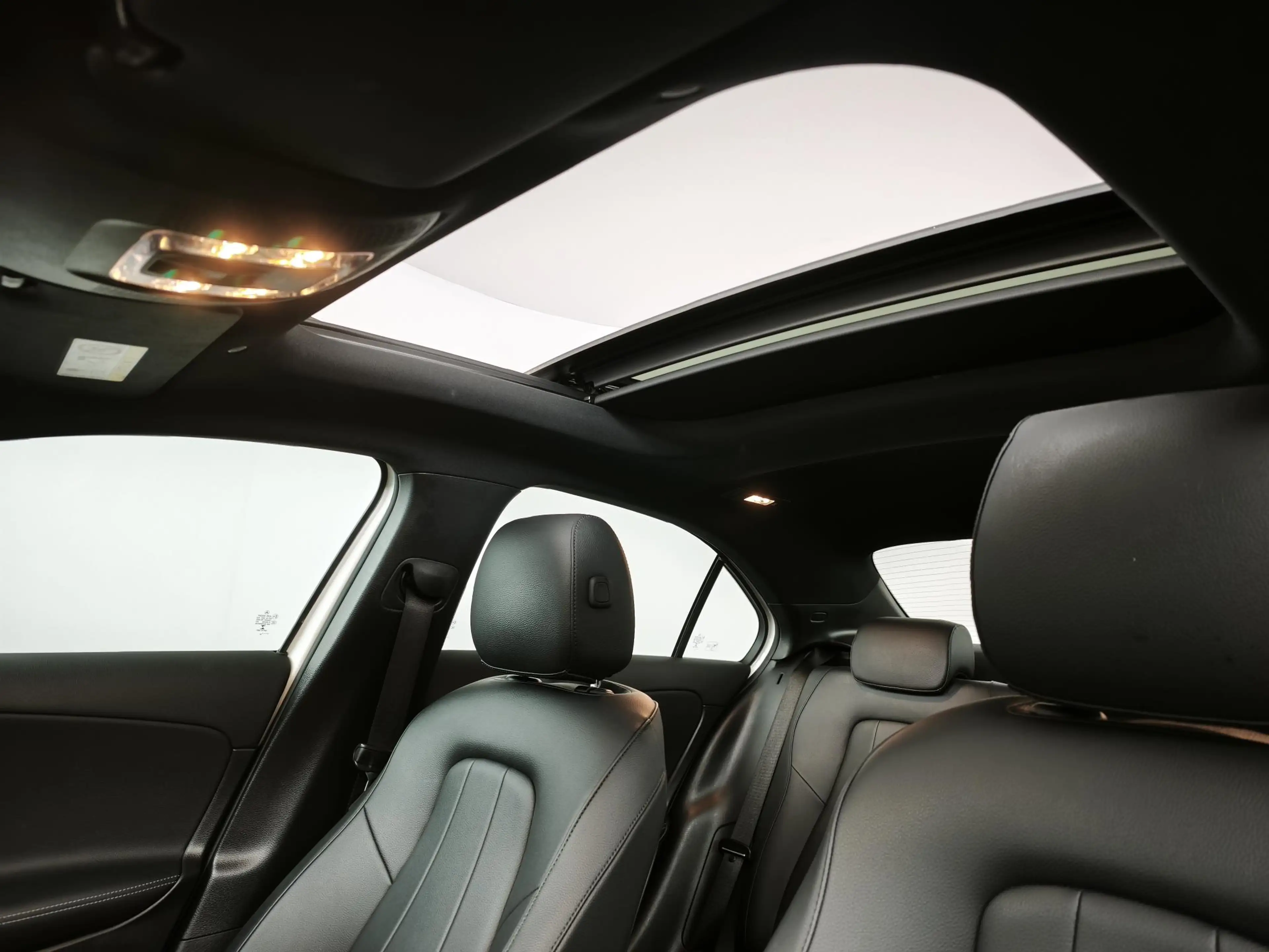 Mercedes-Benz A 250 e Luxury Limited | Panoramadak | Stoelverwarming | — photo 14