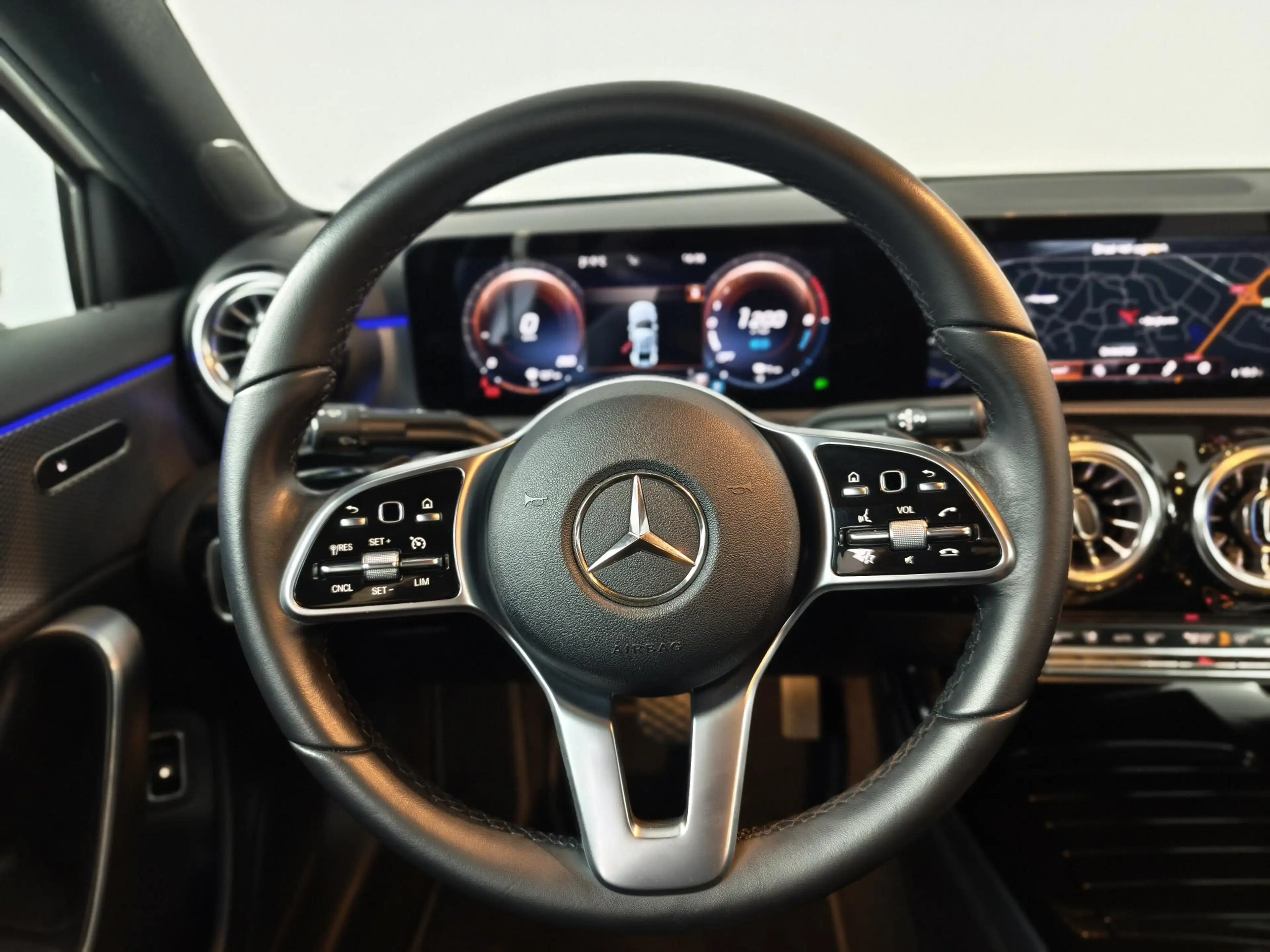 Mercedes-Benz A 250 e Luxury Limited | Panoramadak | Stoelverwarming | — photo 29