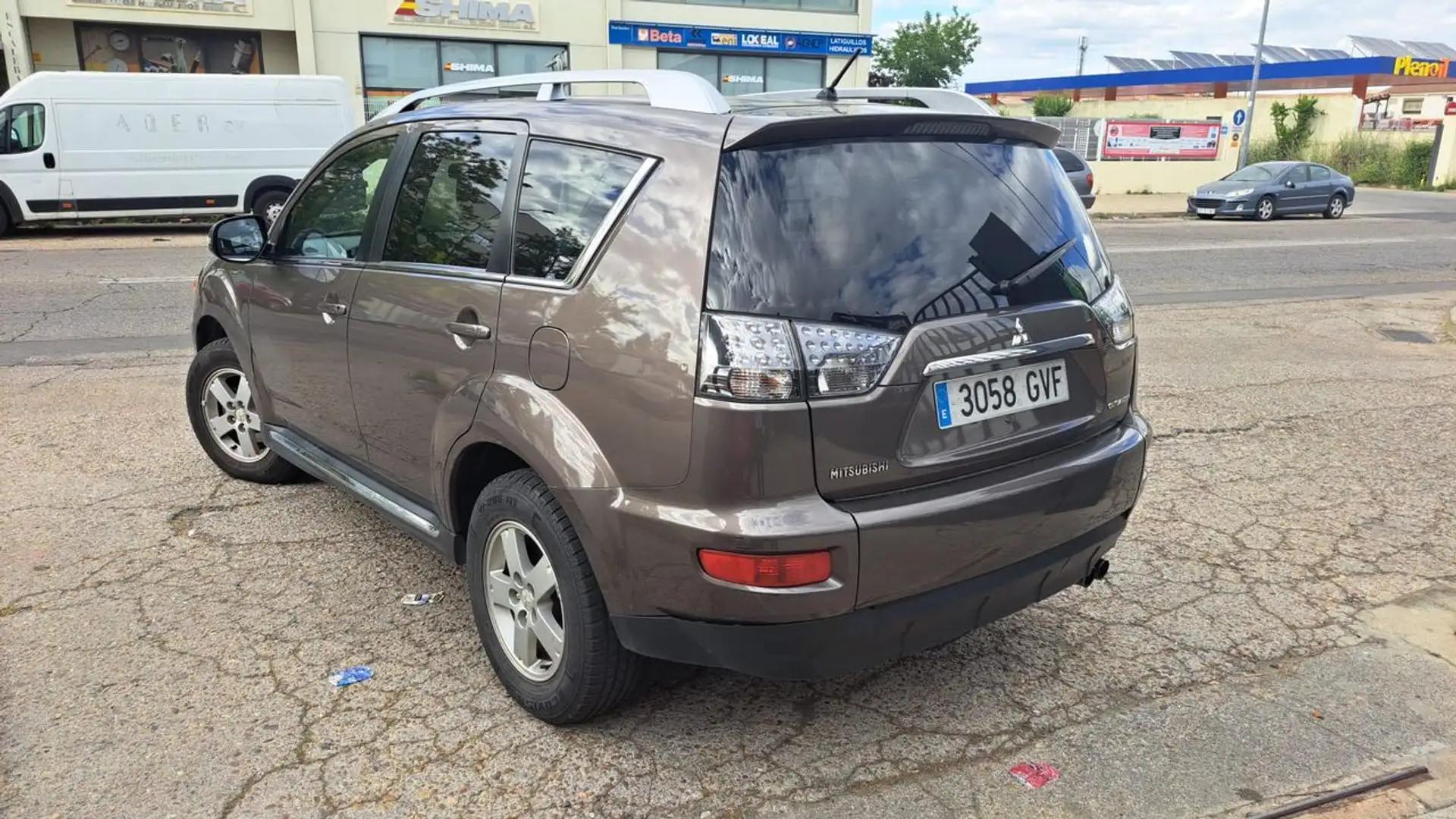 Mitsubishi Outlander 2.0DI-D Challenge Šedá - 2