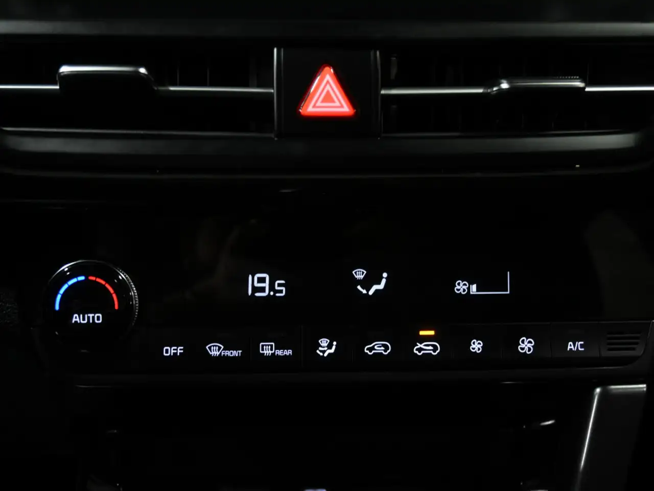 Kia Seltos снимка Kia Seltos
