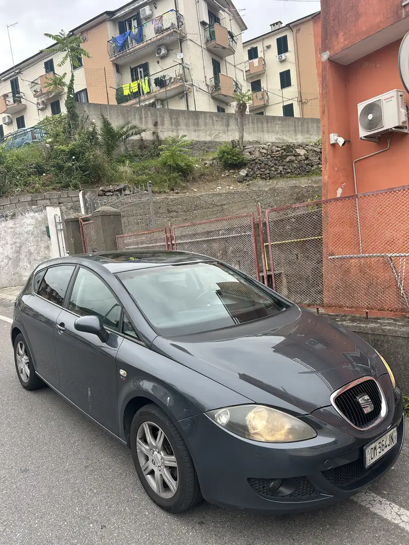 SEAT Leon Leon 2.0 tdi Style (stylance) Gris - 2