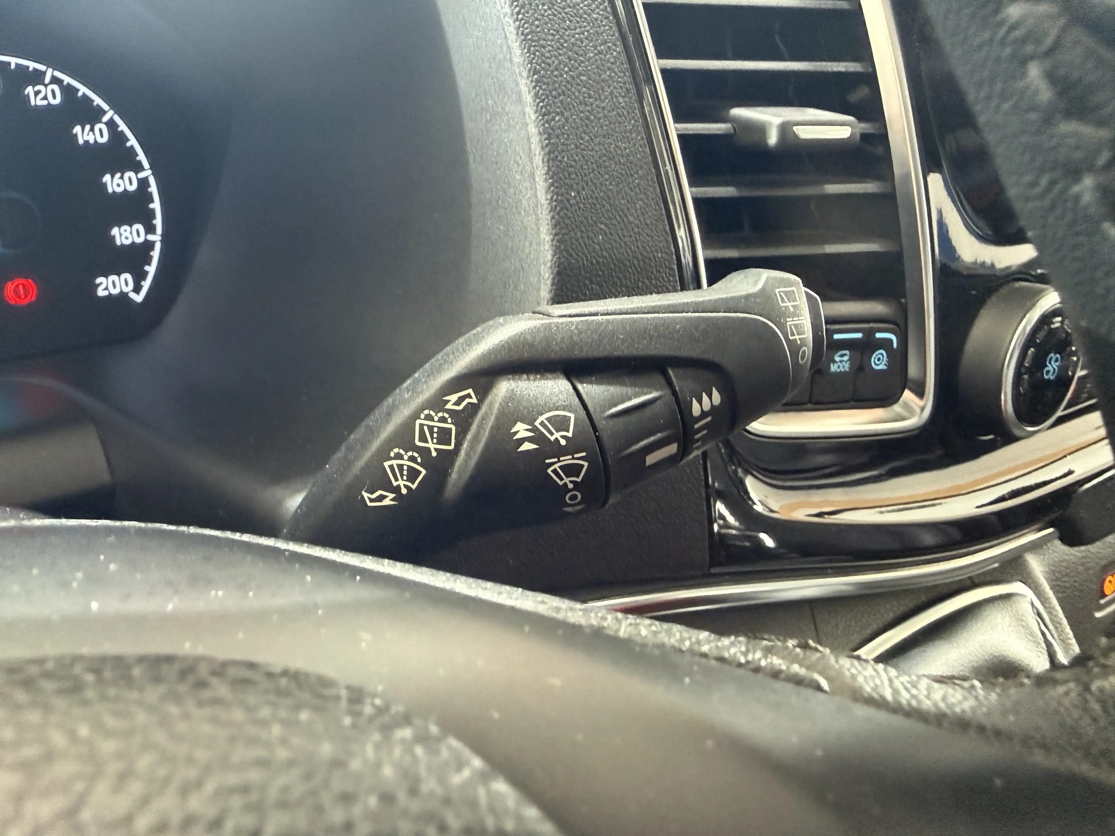 Ford Tourneo Custom Titanium L1 Bi-Xenon / AHK / Leder — photo 15