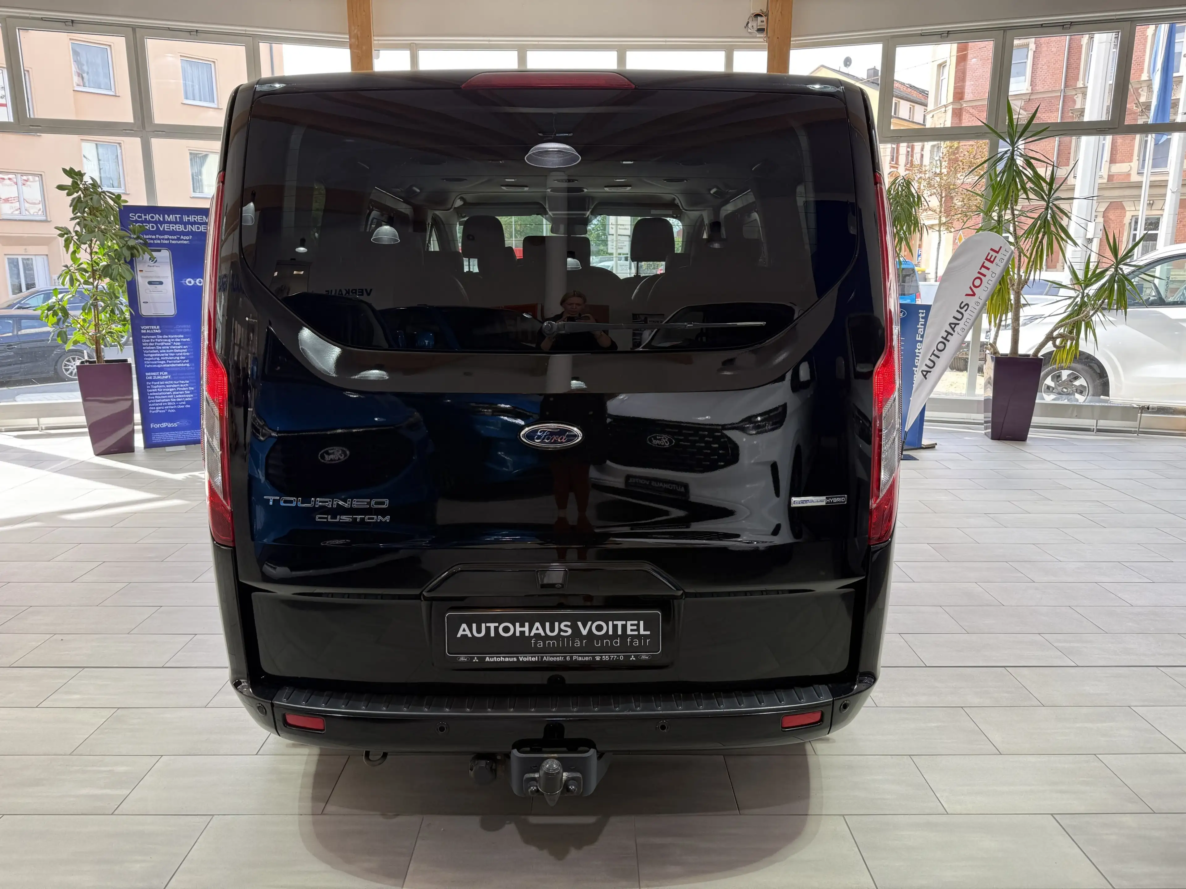 Ford Tourneo Custom Titanium L1 Bi-Xenon / AHK / Leder — photo 6