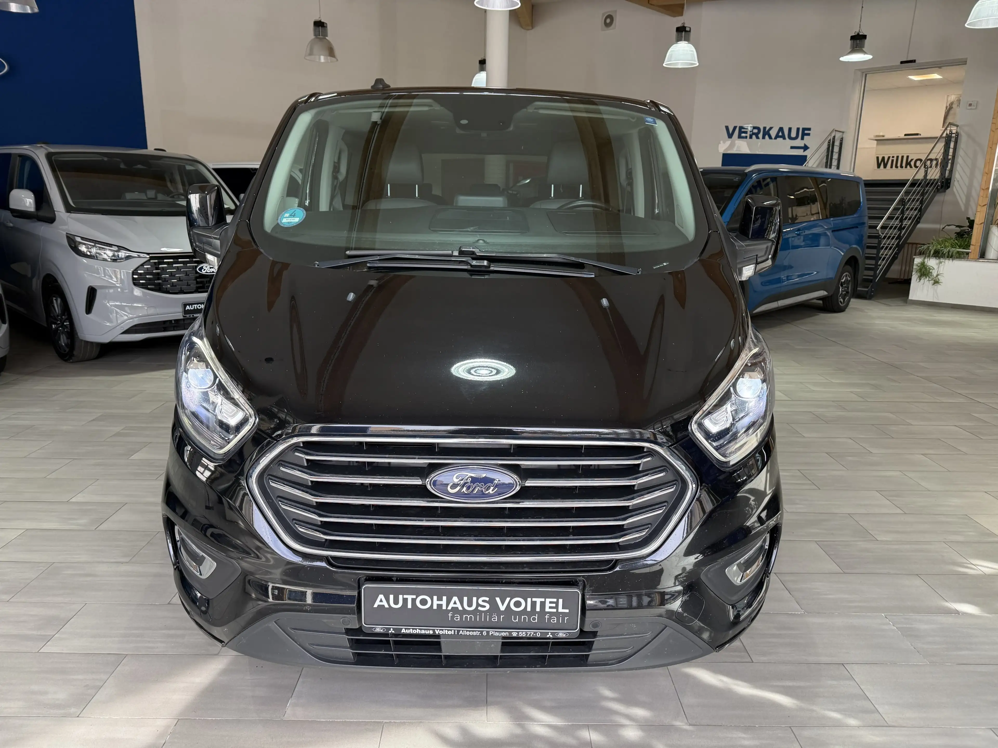 Ford Tourneo Custom Titanium L1 Bi-Xenon / AHK / Leder — photo 2