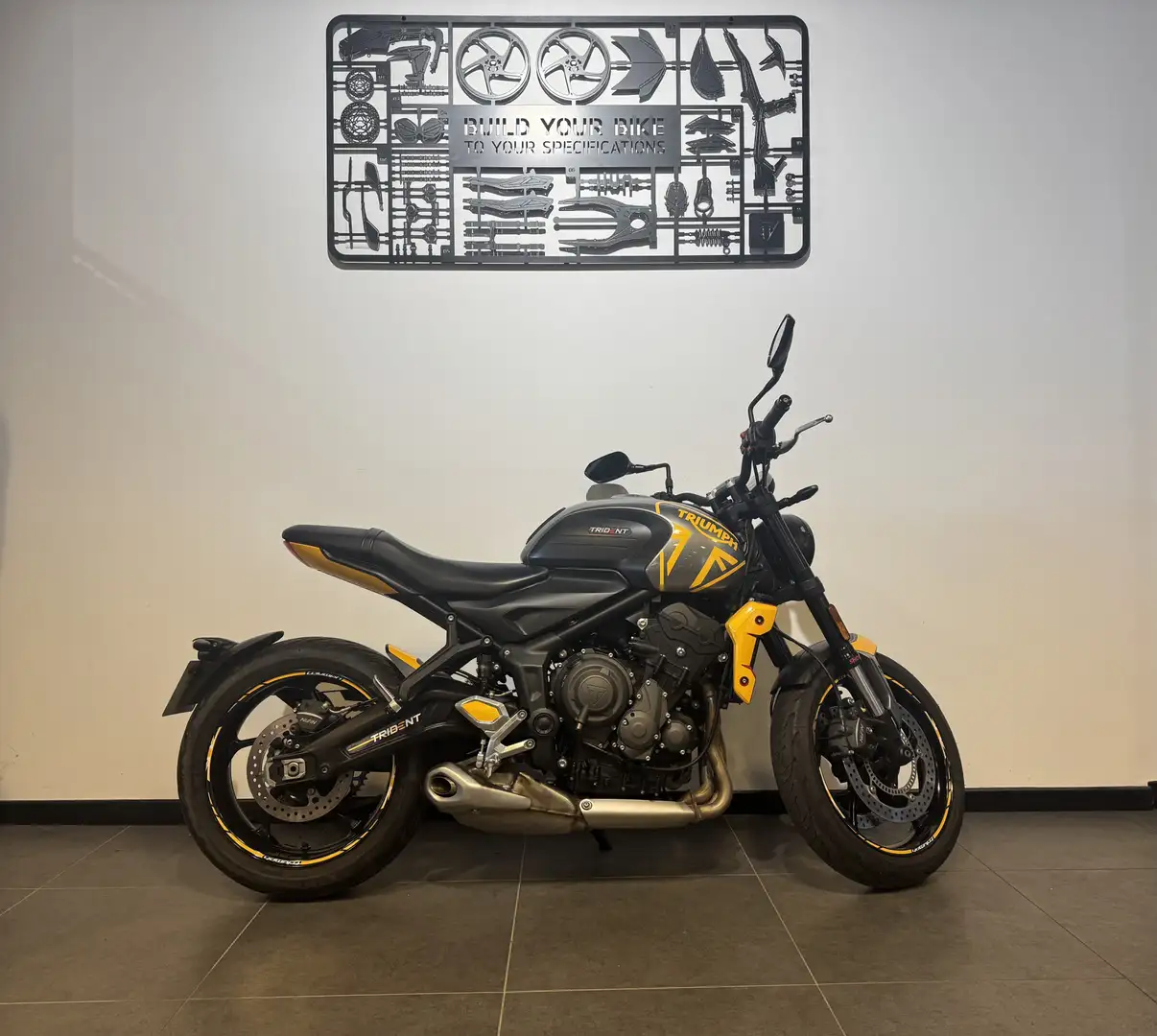 Triumph Trident 660 Gri - 1
