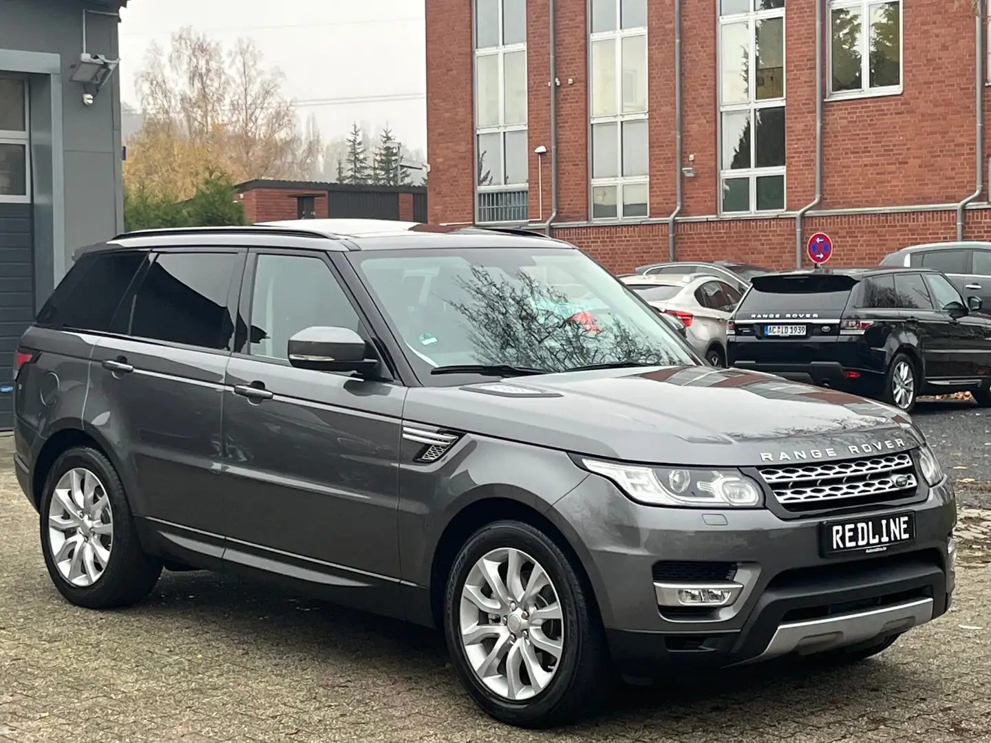 Land Rover Range Rover Sport HSE /// NEUWERTIG /// 1Hand /// Gris - 2