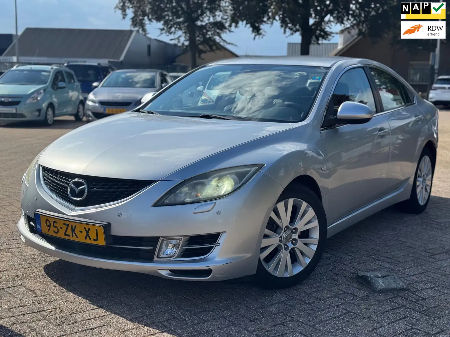 Mazda 6 2.0 CiTD Executive AIRCO NAP APK VOL LEDER Grijs - 1