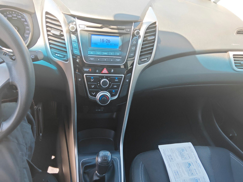 Hyundai i30 blue 5türig — photo 8