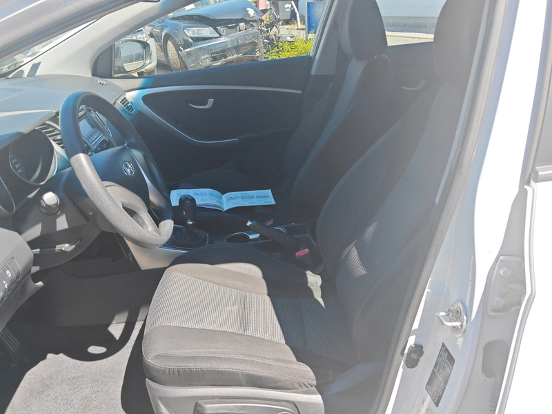 Hyundai i30 blue 5türig — photo 5