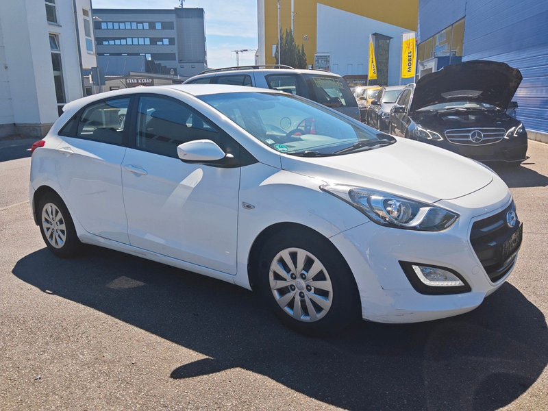 Hyundai i30 blue 5türig — photo 2