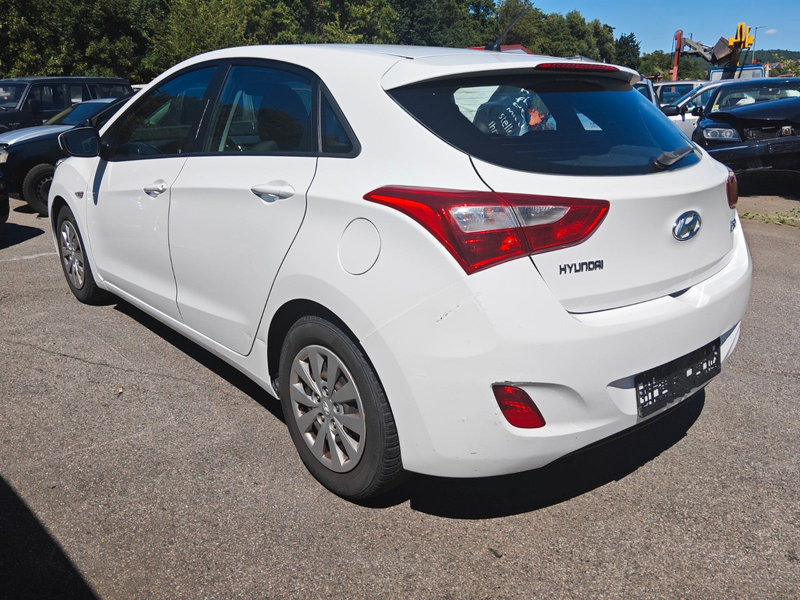 Hyundai i30 blue 5türig — photo 4