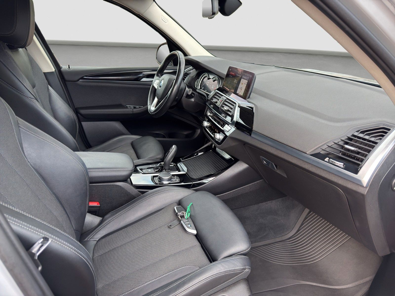 BMW X3 xDrive 20 i xLine — photo 9