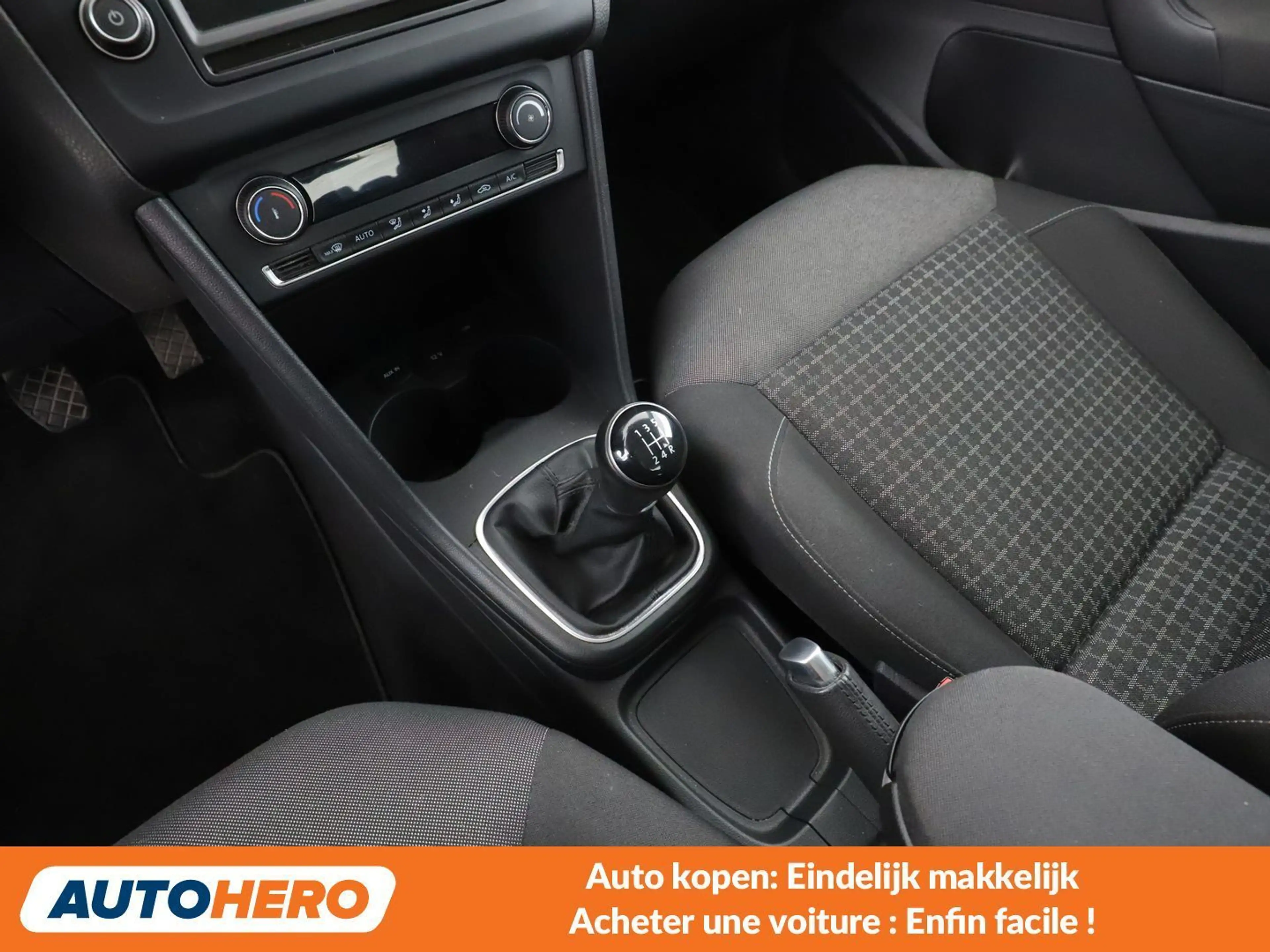 Volkswagen Polo 1.0 Comfortline BlueMotion Tech — photo 15