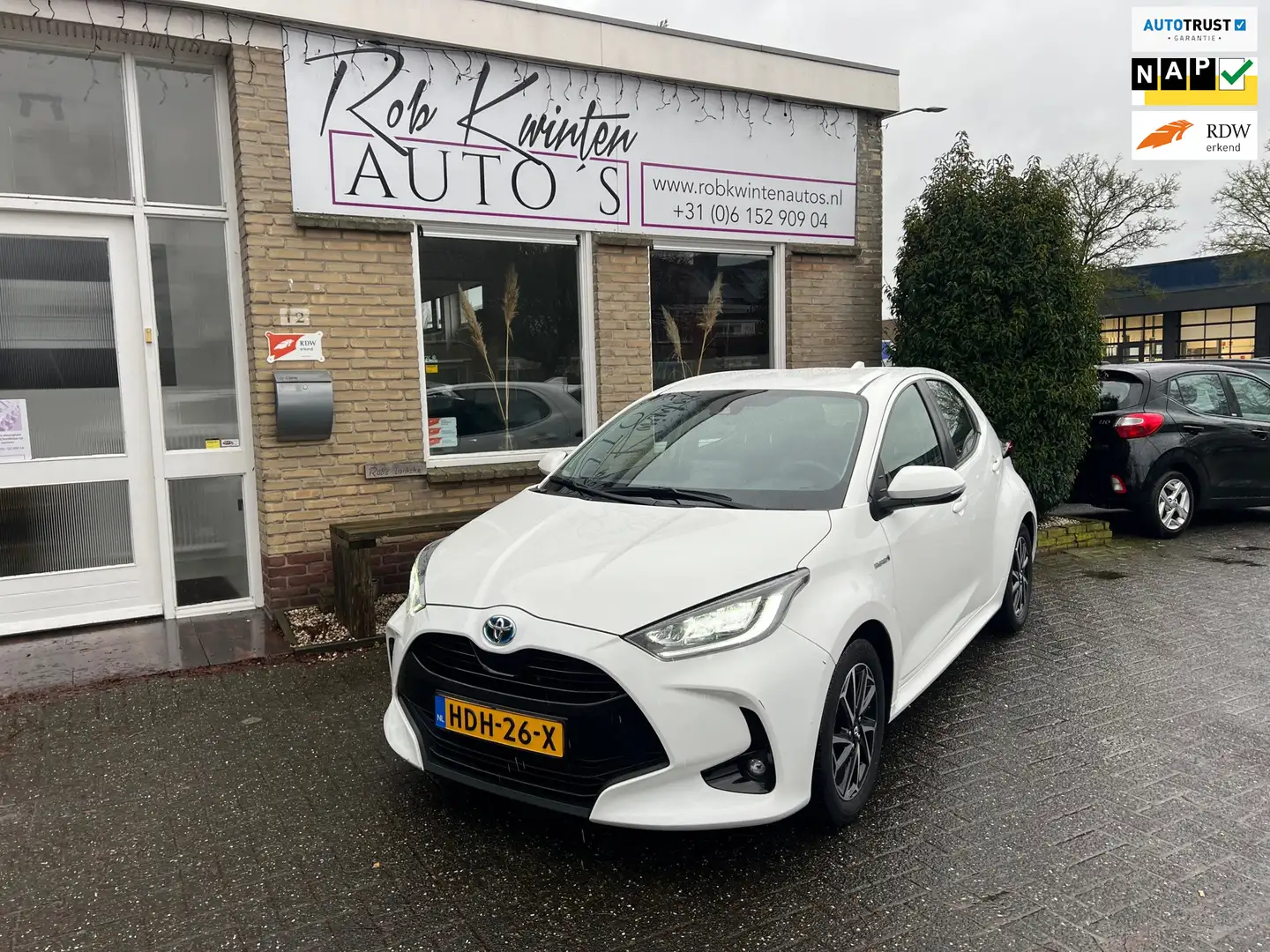 Toyota Yaris 1.5 Hybrid Business Plus First Edition Automaat Weiß - 1