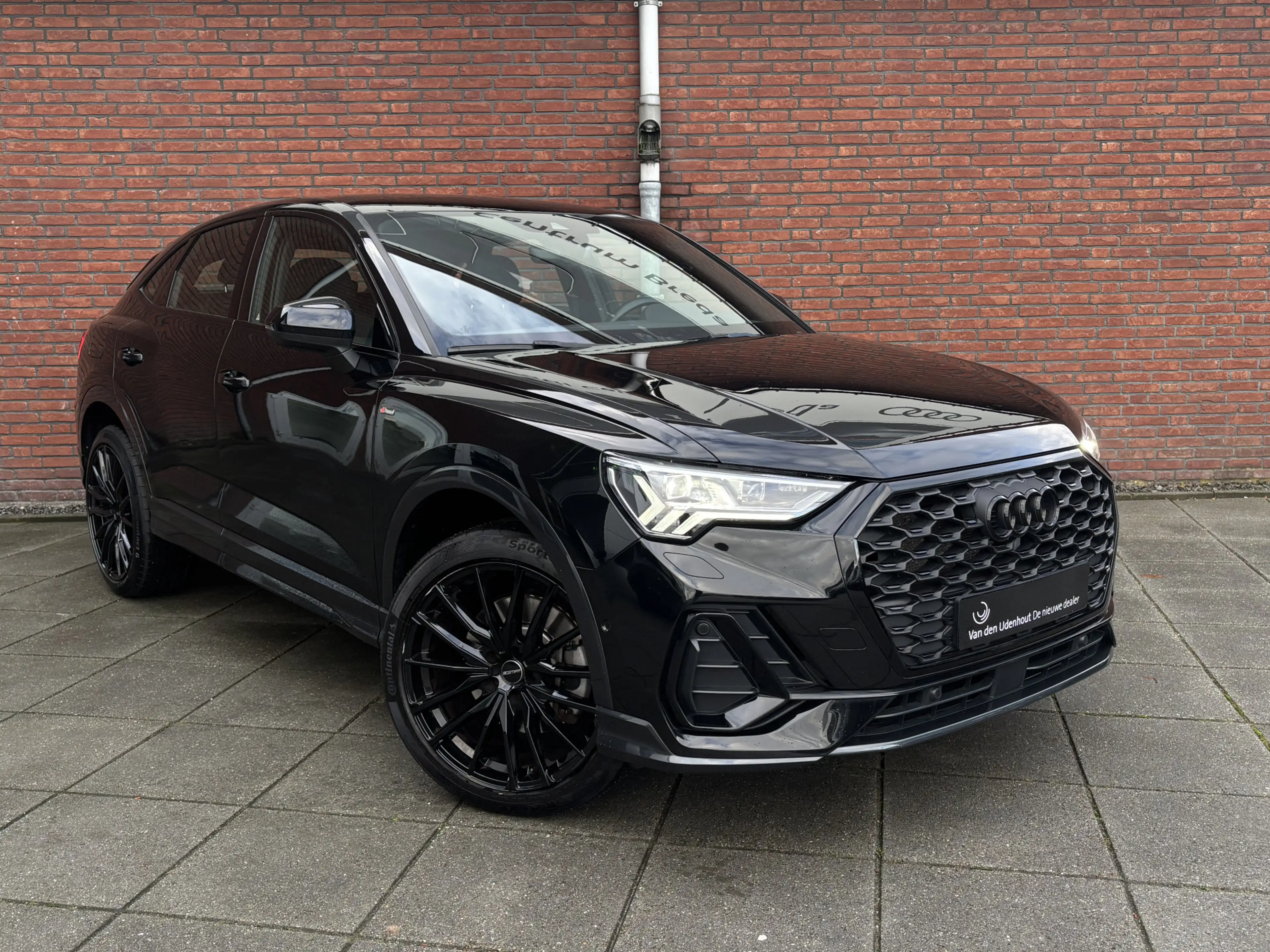 Audi Q3 Sportback 45 TFSI e S Edition — photo 6