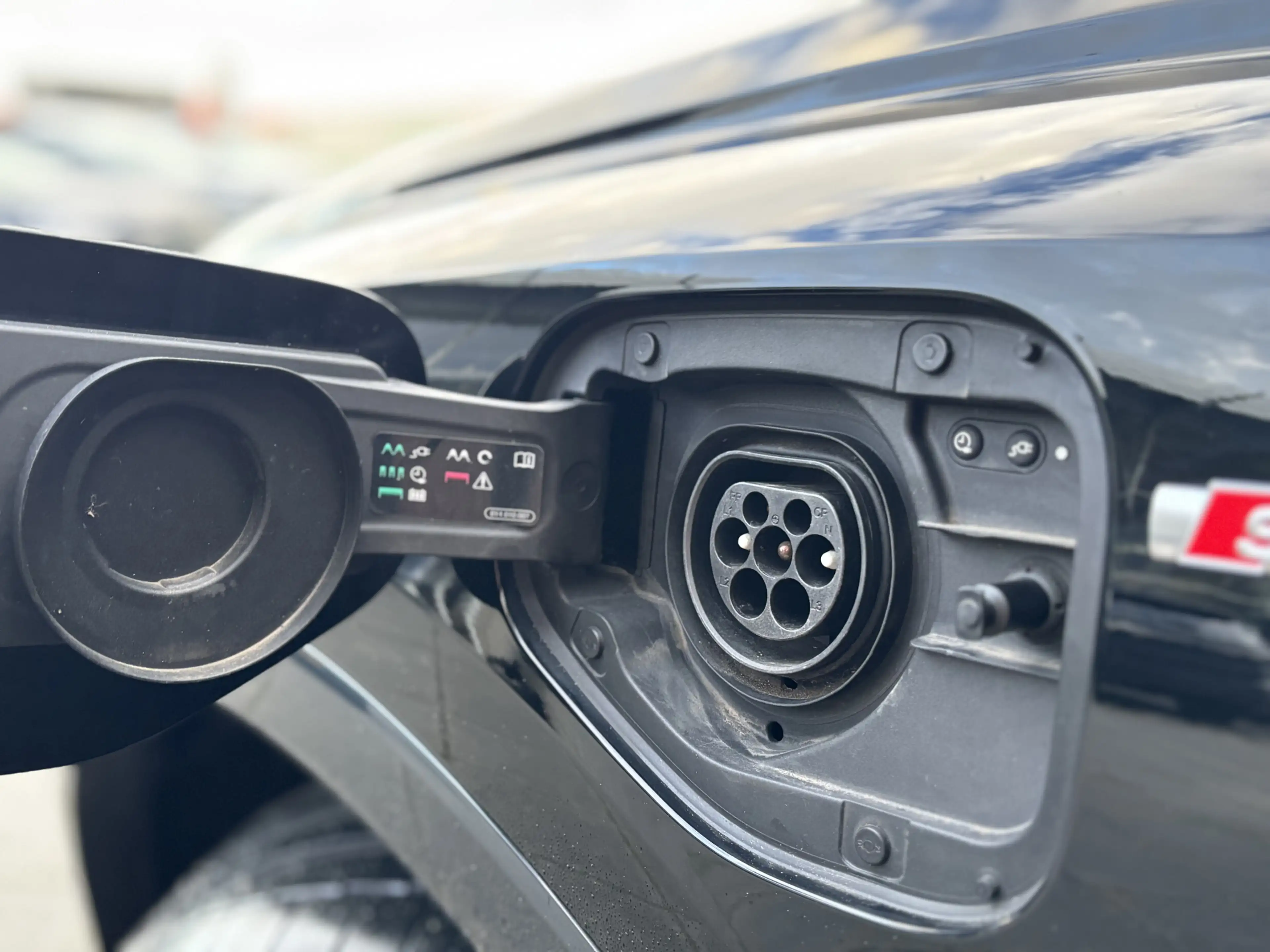 Audi Q3 Sportback 45 TFSI e S Edition — photo 8