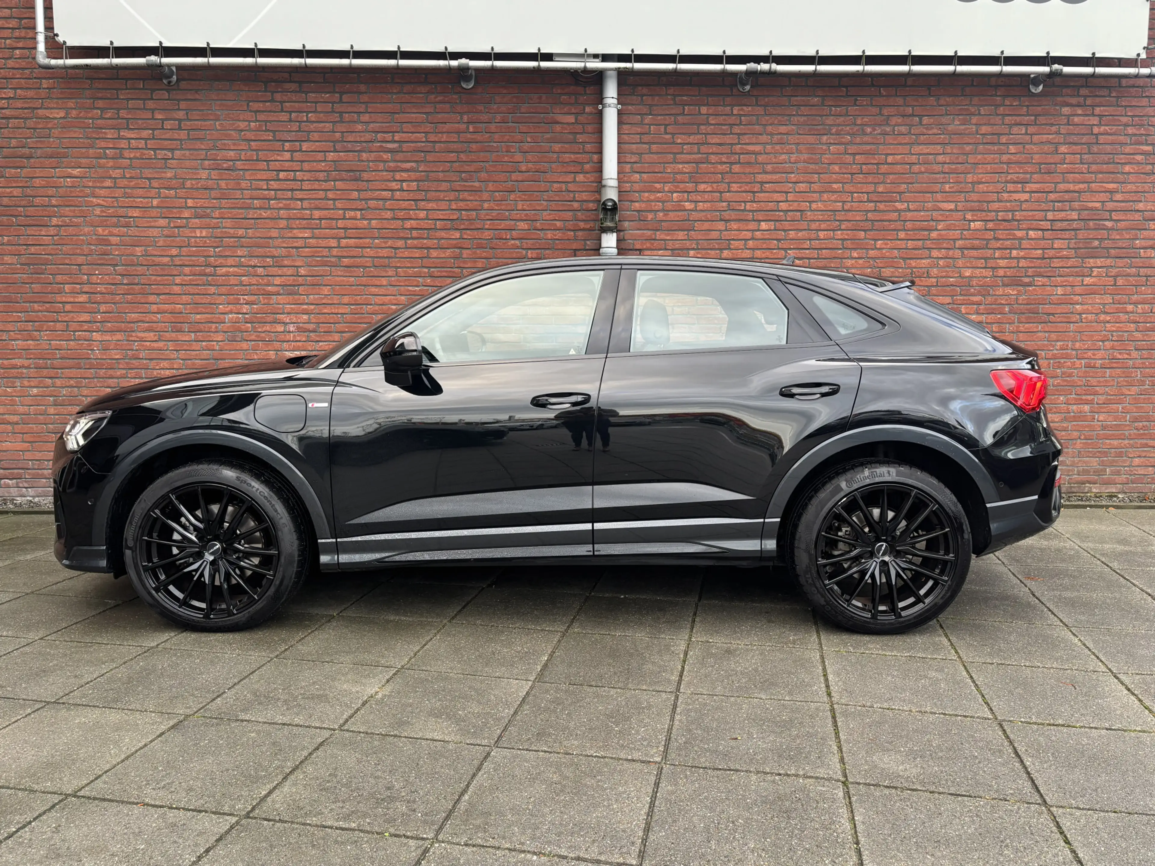 Audi Q3 Sportback 45 TFSI e S Edition — photo 2